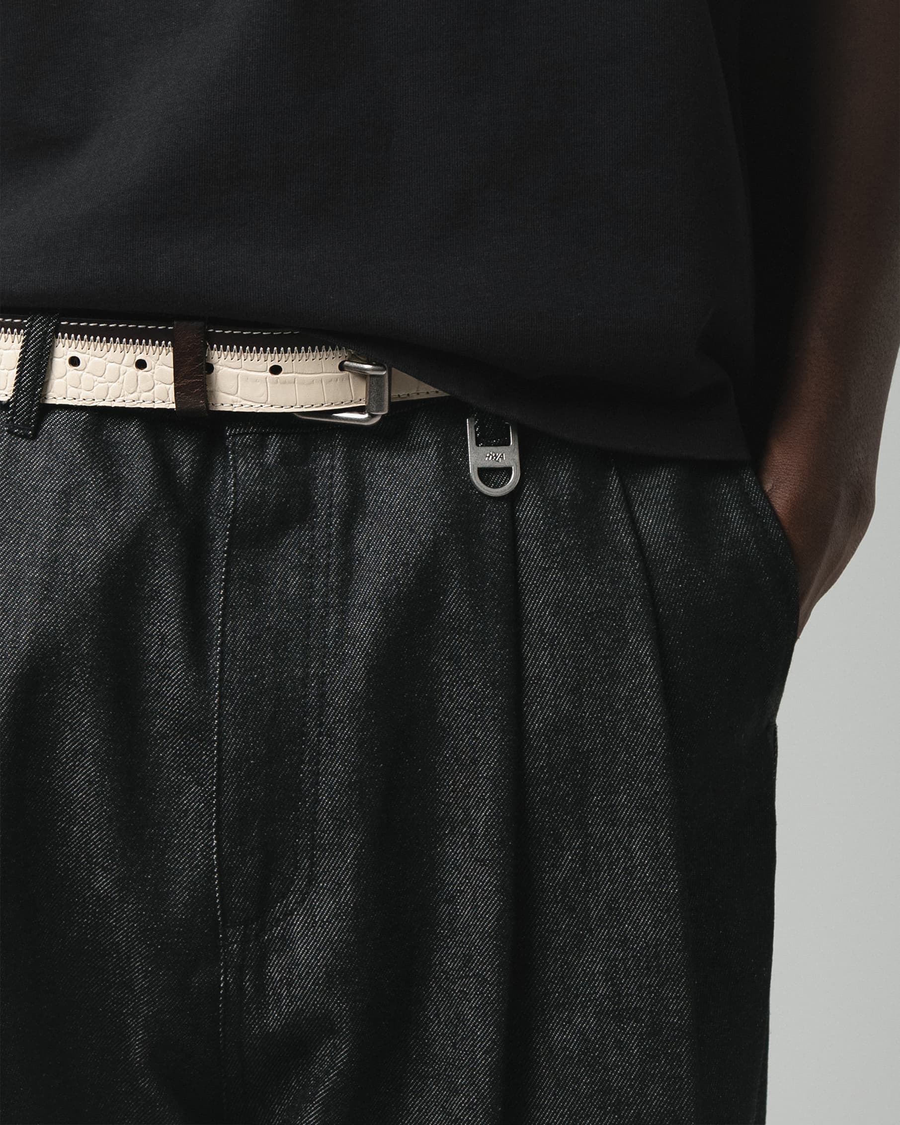 Pleated Onigiri Jeans - Raw Black