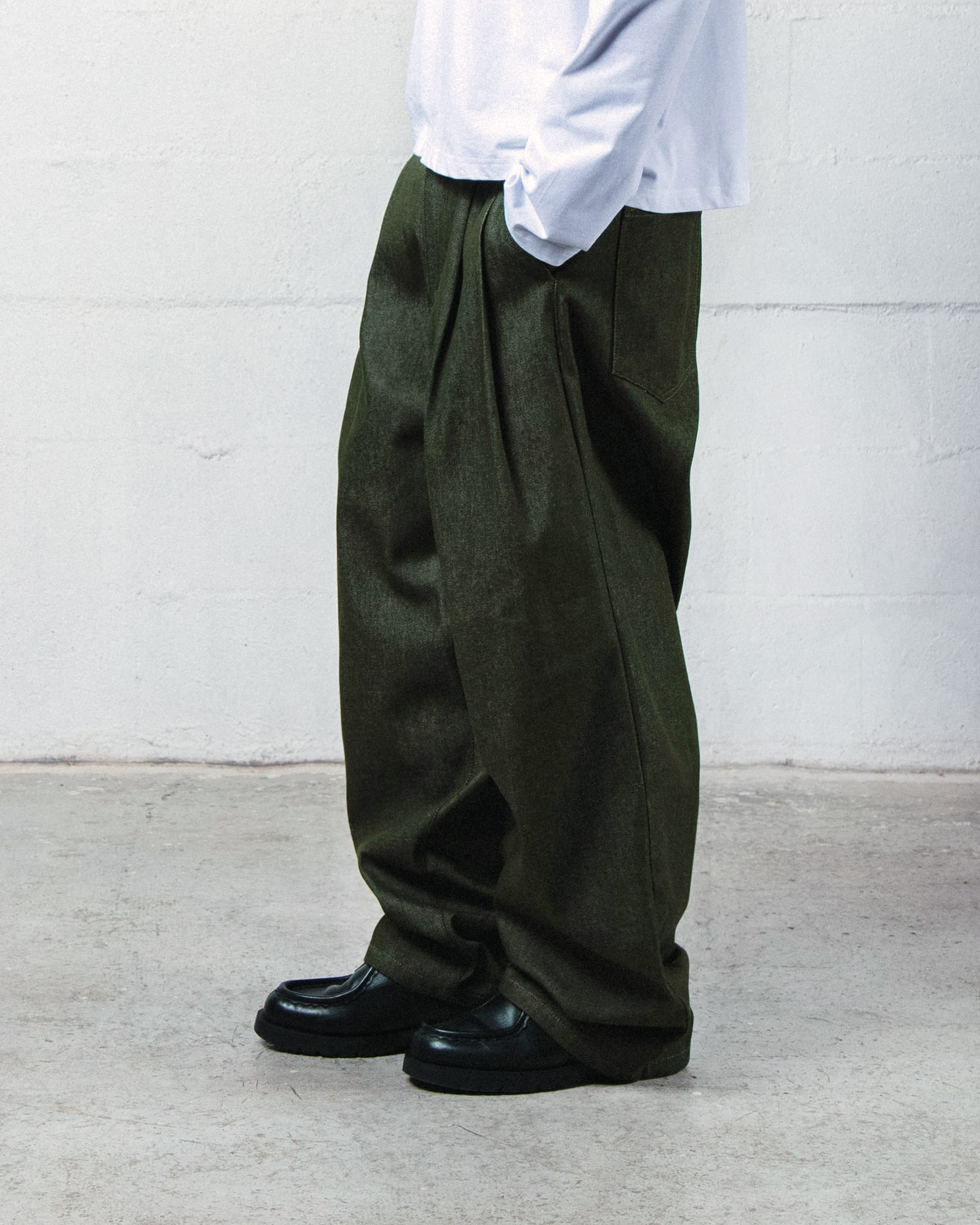 Pleated Onigiri Jeans - Raw Green