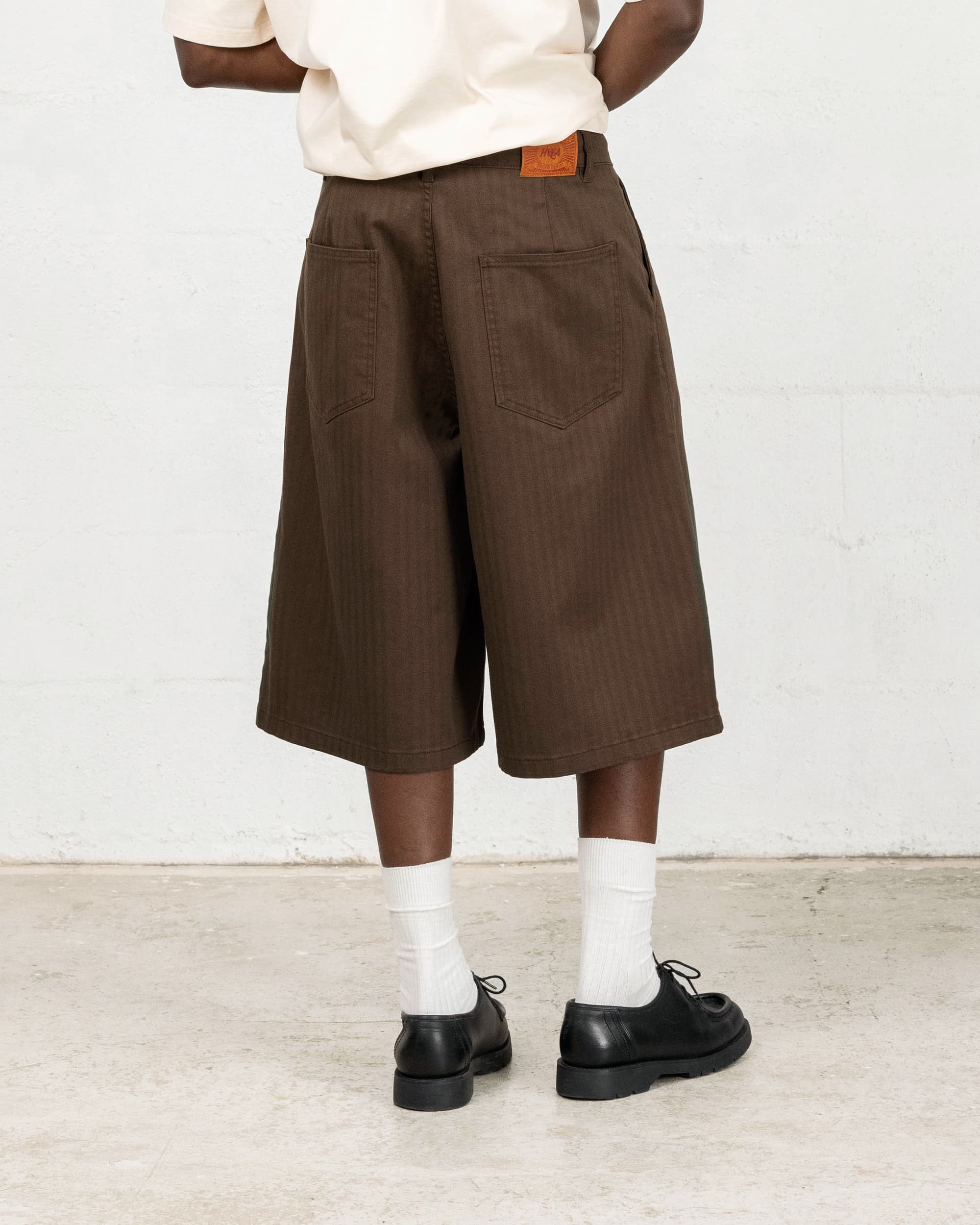 Short Pleated Onigiri - Brown